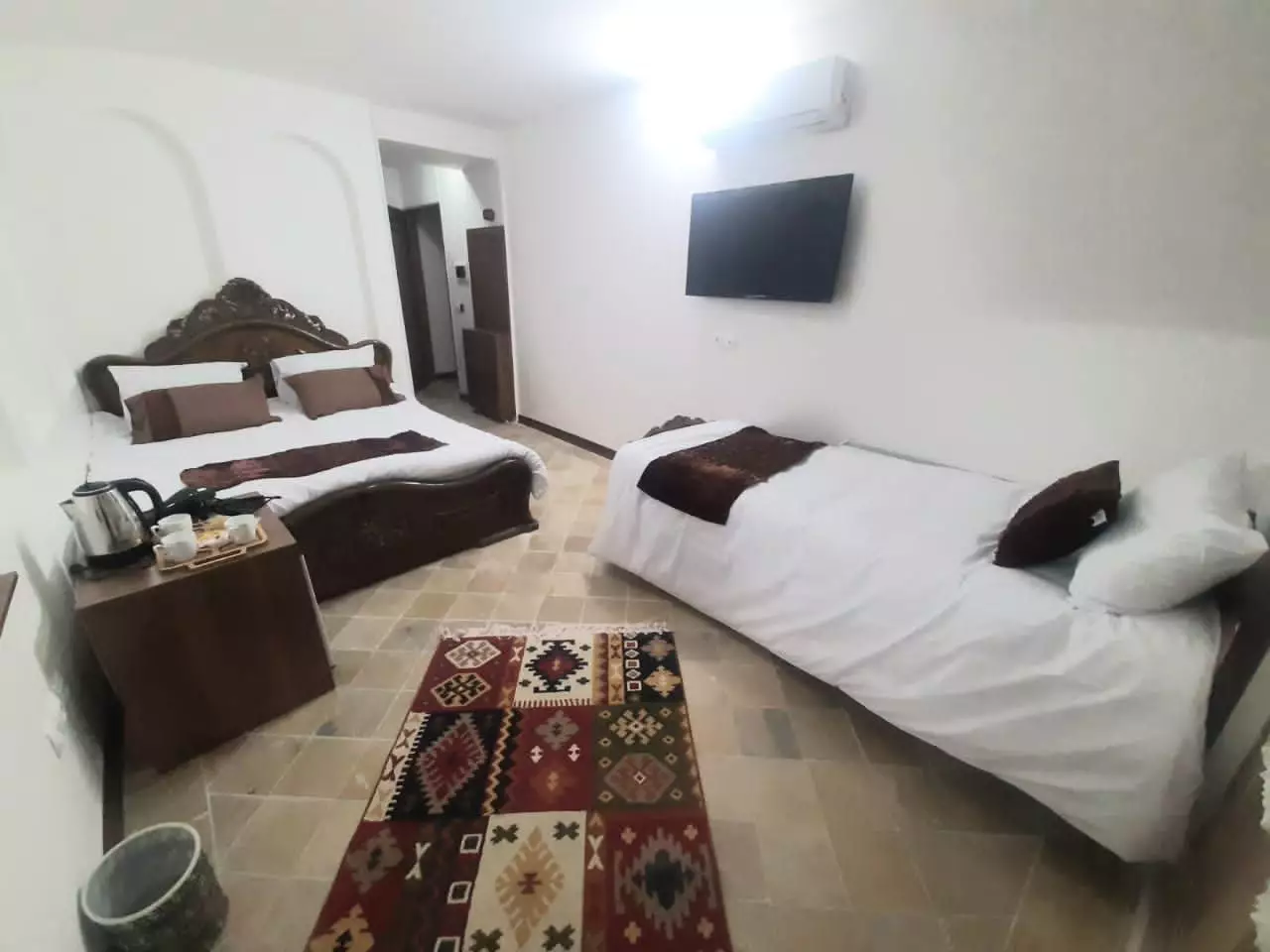 Alibaba https://cdn.alibaba.ir/ostorage/hotel-accommodation-images/687c9397ac13a7ed0d855a40_سه تخته استاندارد.webp